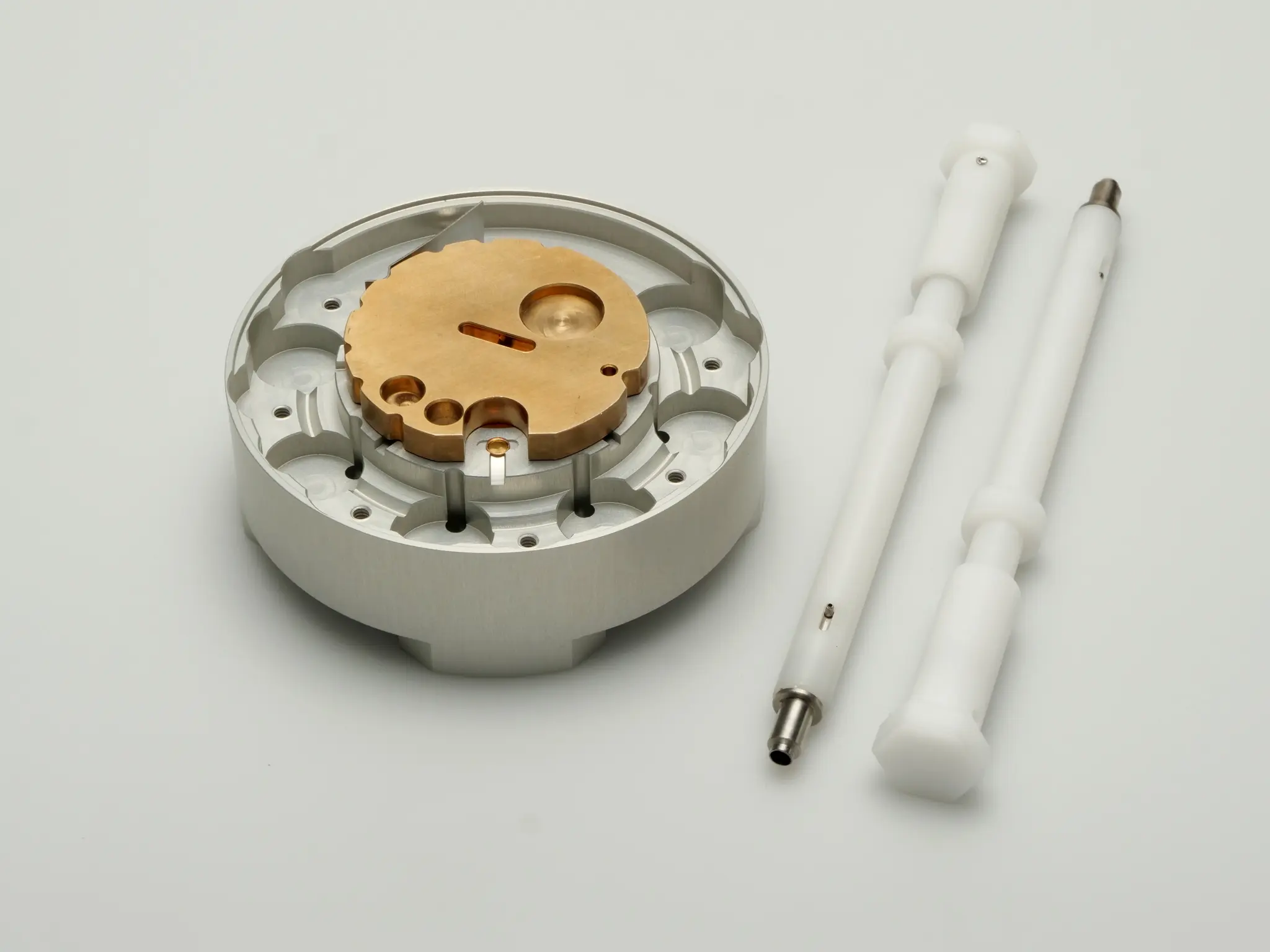 SubAngstrom Rotation Clipping Station